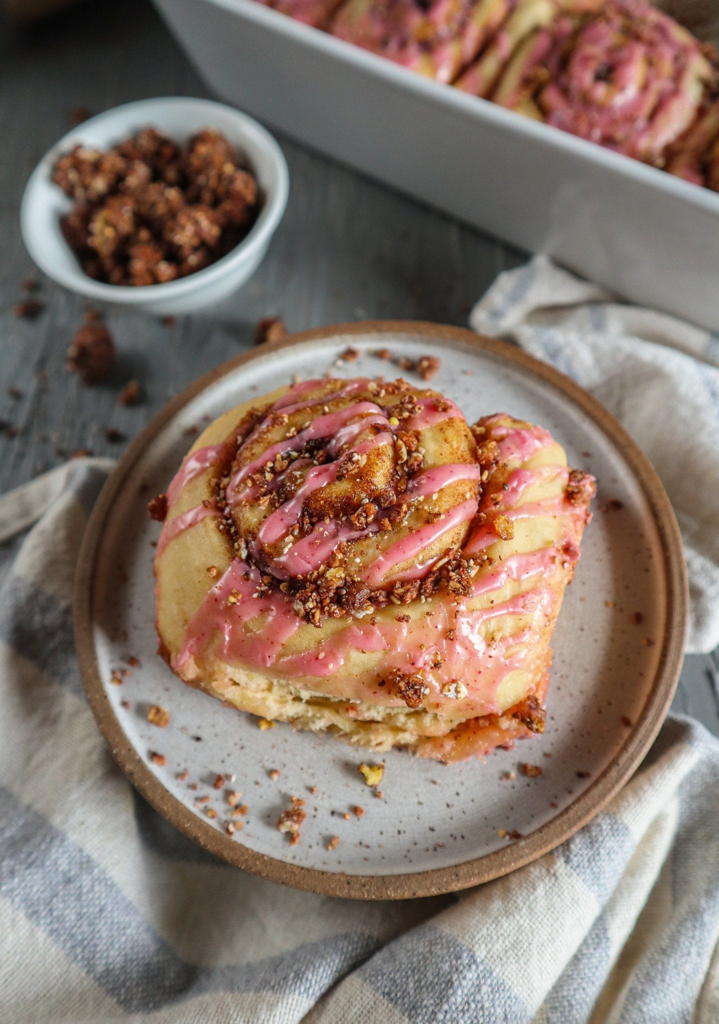 VEGAN CINNAMON ROLLS - Uncle Crumbles